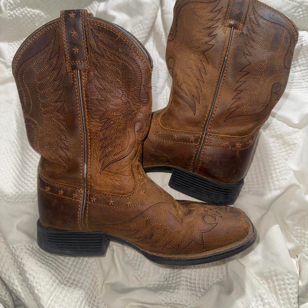 Ariat brown leather cowboy boots